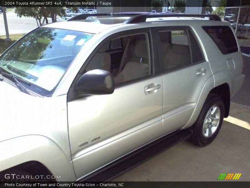 Titanium Metallic / Taupe 2004 Toyota 4Runner SR5 4x4