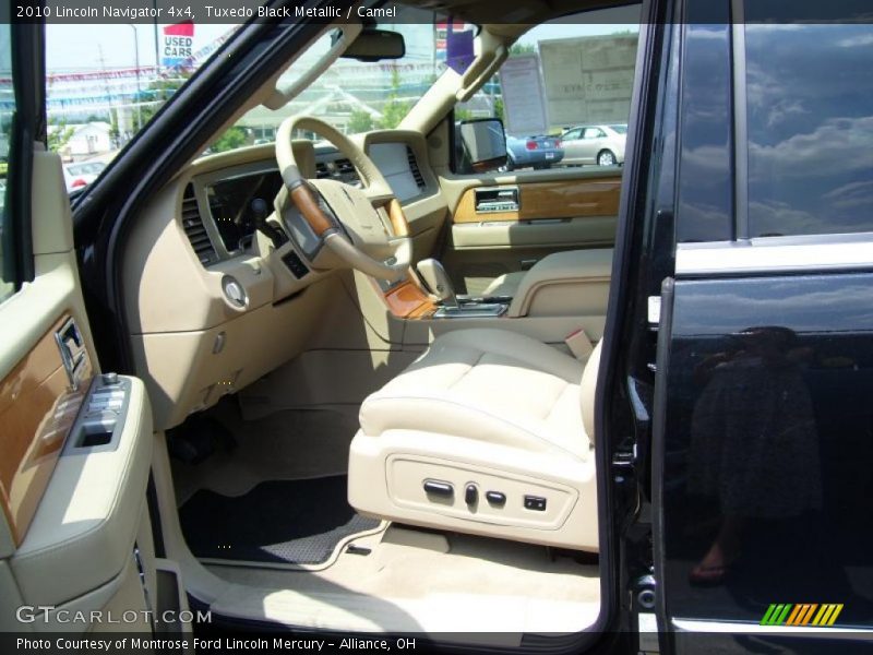 Tuxedo Black Metallic / Camel 2010 Lincoln Navigator 4x4