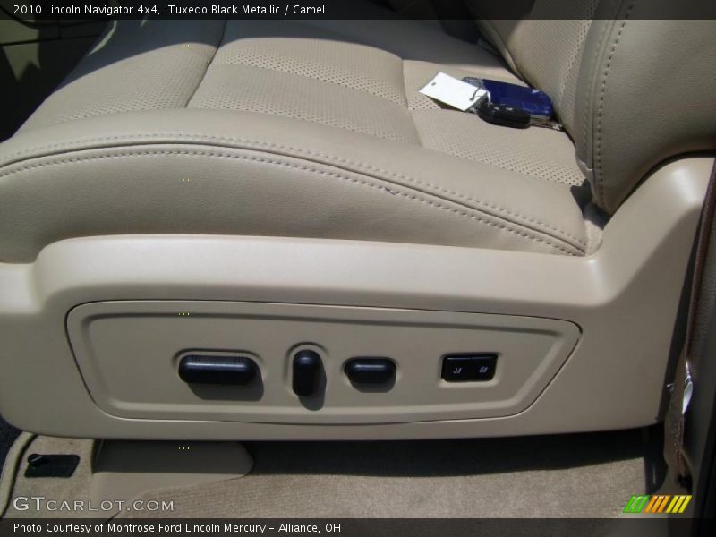 Tuxedo Black Metallic / Camel 2010 Lincoln Navigator 4x4