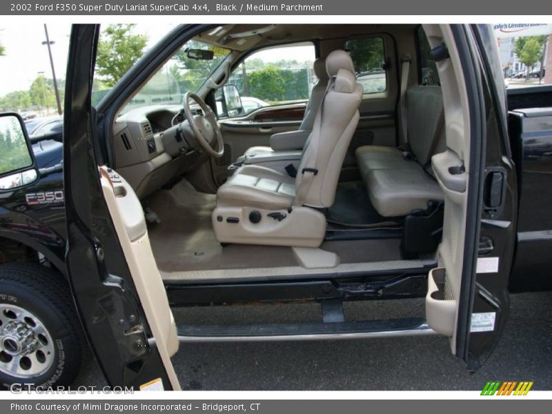 Black / Medium Parchment 2002 Ford F350 Super Duty Lariat SuperCab 4x4