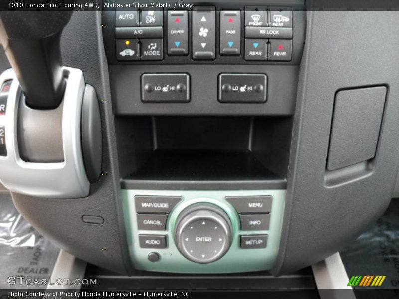 Controls of 2010 Pilot Touring 4WD