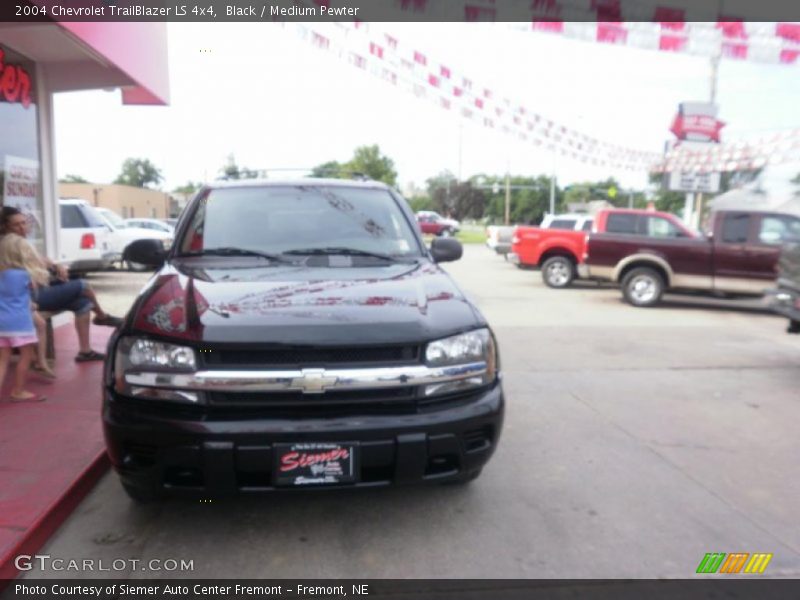 Black / Medium Pewter 2004 Chevrolet TrailBlazer LS 4x4