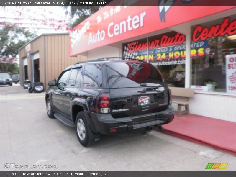 Black / Medium Pewter 2004 Chevrolet TrailBlazer LS 4x4