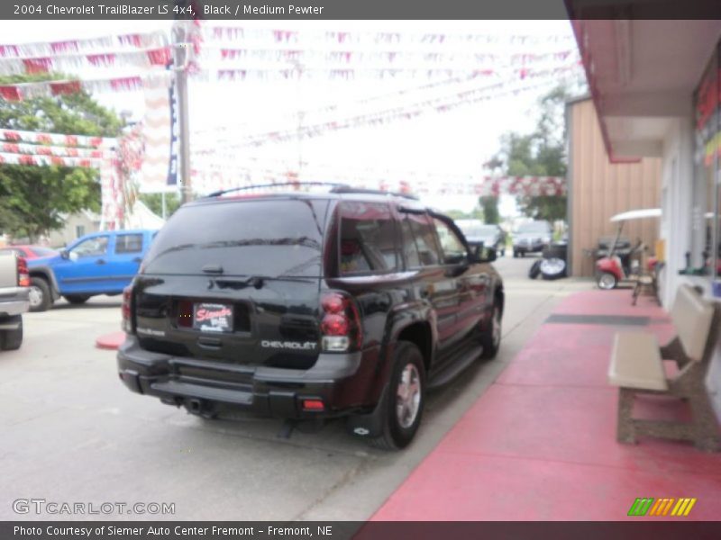 Black / Medium Pewter 2004 Chevrolet TrailBlazer LS 4x4