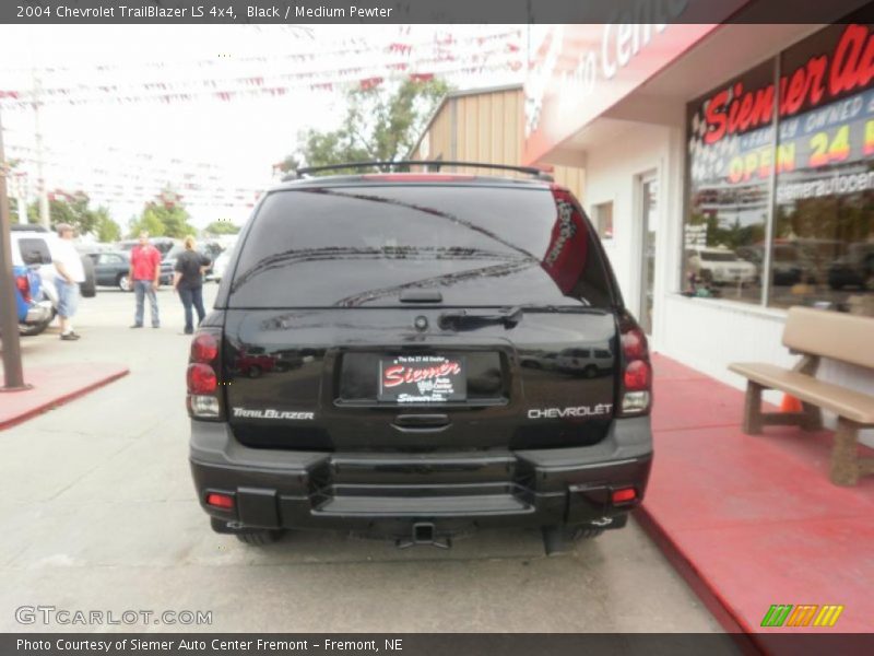 Black / Medium Pewter 2004 Chevrolet TrailBlazer LS 4x4