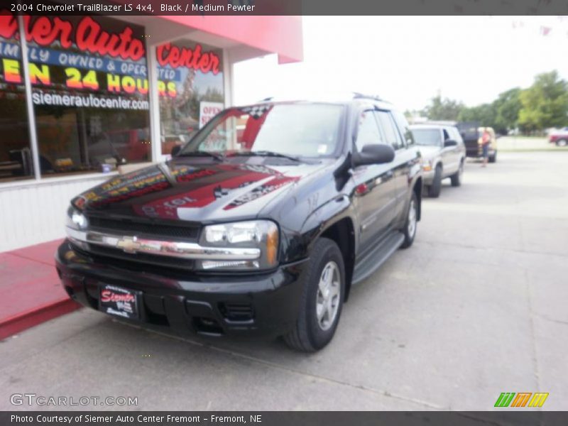 Black / Medium Pewter 2004 Chevrolet TrailBlazer LS 4x4