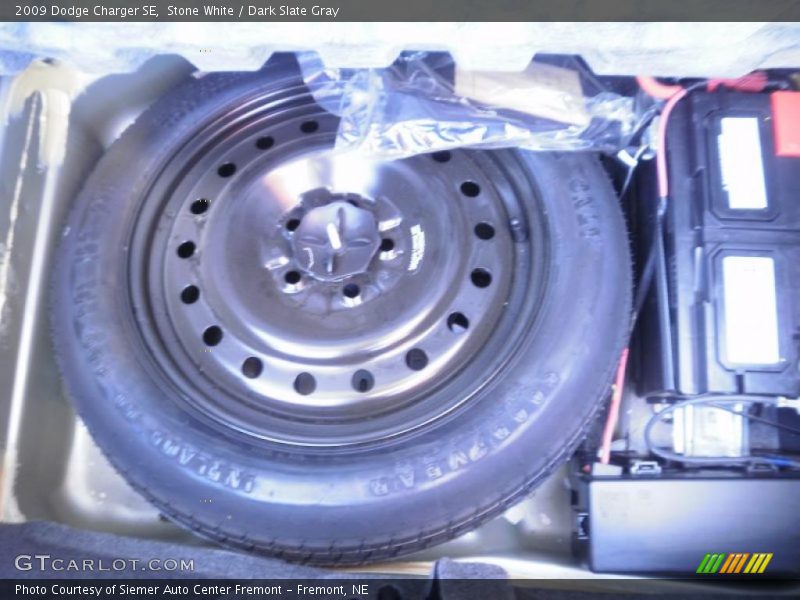 Stone White / Dark Slate Gray 2009 Dodge Charger SE