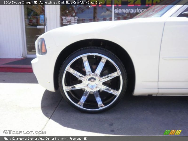 Stone White / Dark Slate Gray/Light Slate Gray 2009 Dodge Charger SE