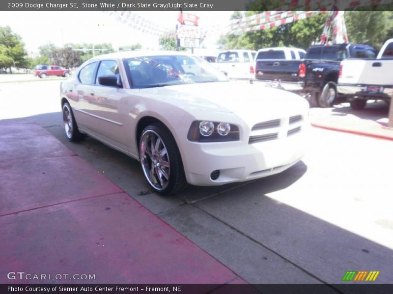 Stone White / Dark Slate Gray/Light Slate Gray 2009 Dodge Charger SE