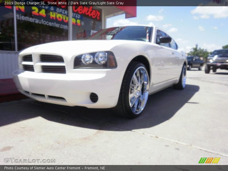 Stone White / Dark Slate Gray/Light Slate Gray 2009 Dodge Charger SE