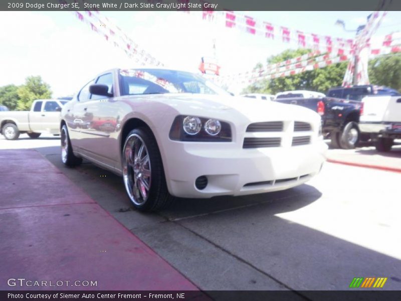 Stone White / Dark Slate Gray/Light Slate Gray 2009 Dodge Charger SE