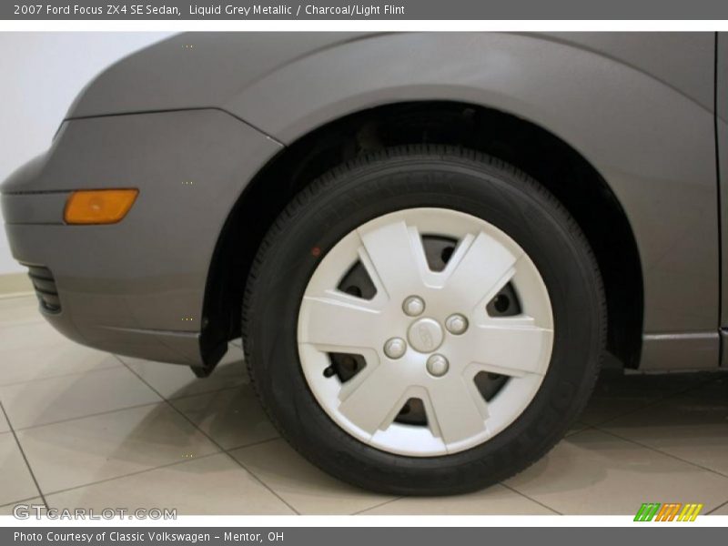 Liquid Grey Metallic / Charcoal/Light Flint 2007 Ford Focus ZX4 SE Sedan