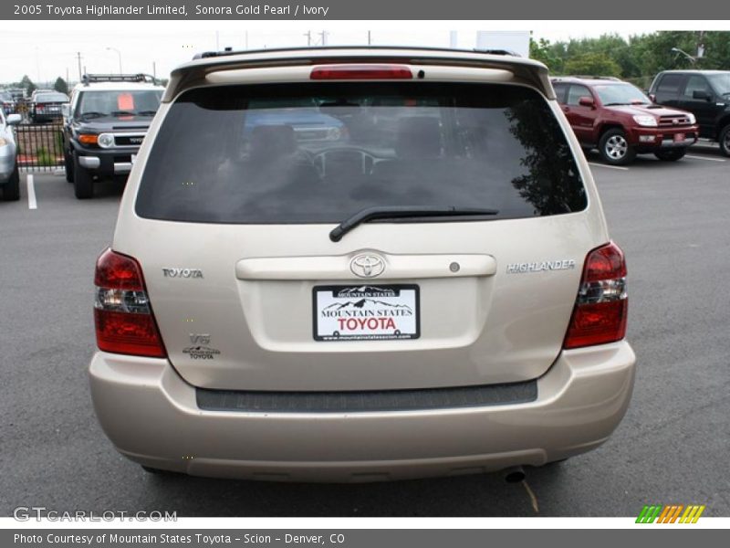 Sonora Gold Pearl / Ivory 2005 Toyota Highlander Limited