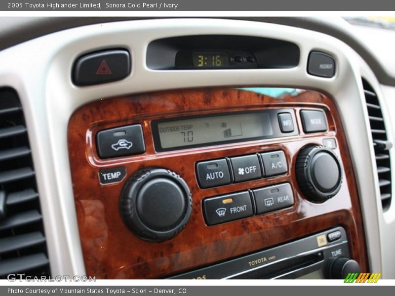 Sonora Gold Pearl / Ivory 2005 Toyota Highlander Limited