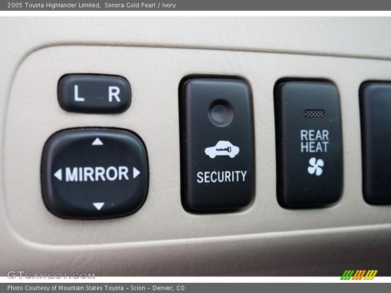 Sonora Gold Pearl / Ivory 2005 Toyota Highlander Limited