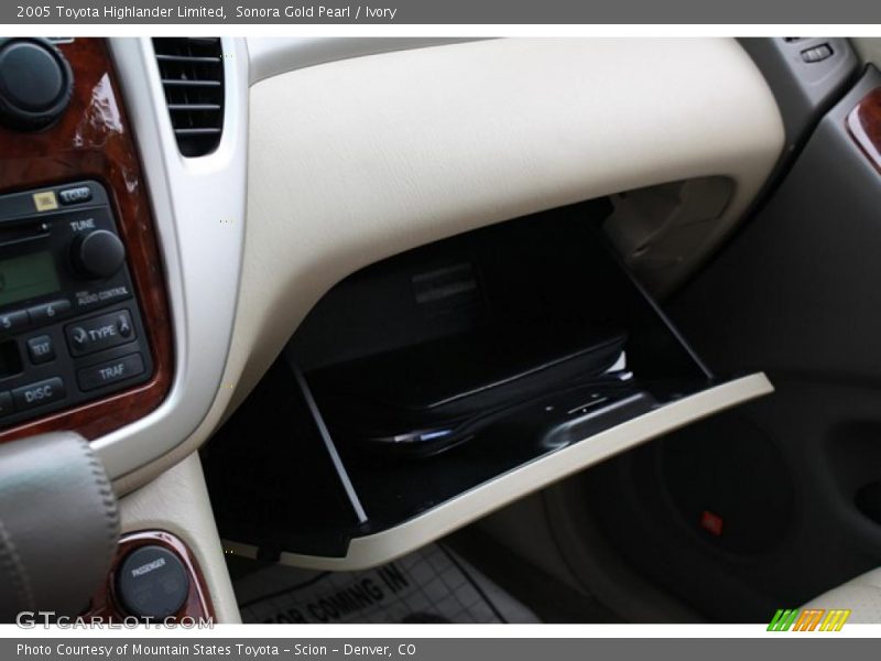 Sonora Gold Pearl / Ivory 2005 Toyota Highlander Limited