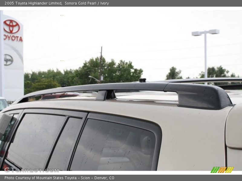 Sonora Gold Pearl / Ivory 2005 Toyota Highlander Limited