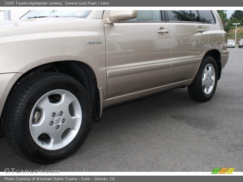 Sonora Gold Pearl / Ivory 2005 Toyota Highlander Limited