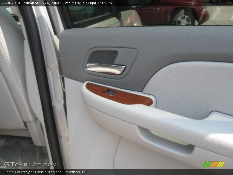 Silver Birch Metallic / Light Titanium 2007 GMC Yukon SLT 4x4