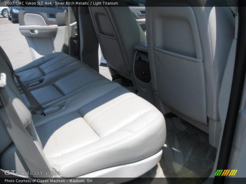 Silver Birch Metallic / Light Titanium 2007 GMC Yukon SLT 4x4