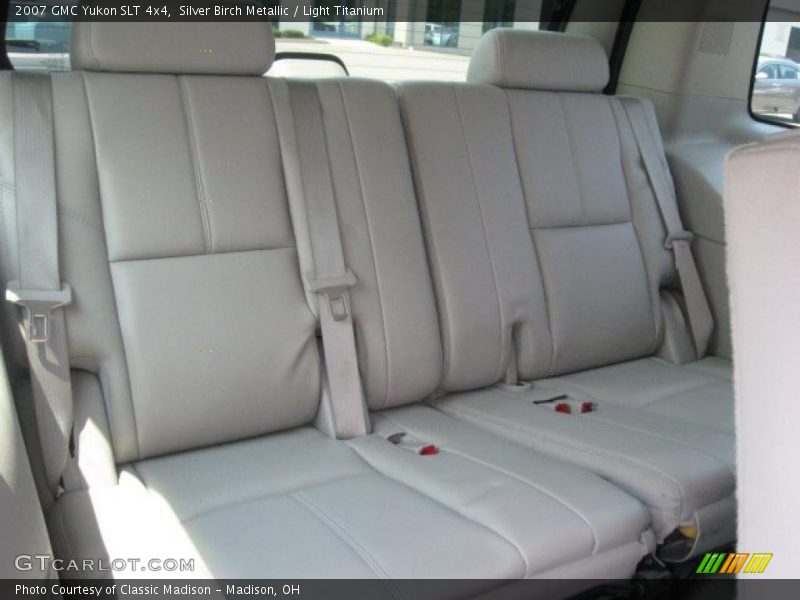 Silver Birch Metallic / Light Titanium 2007 GMC Yukon SLT 4x4
