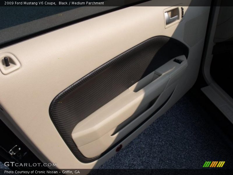 Black / Medium Parchment 2009 Ford Mustang V6 Coupe