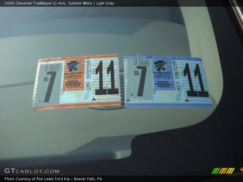 Summit White / Light Gray 2006 Chevrolet TrailBlazer LS 4x4
