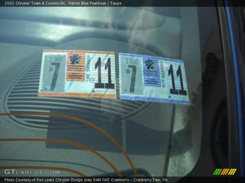 Patriot Blue Pearlcoat / Taupe 2002 Chrysler Town & Country EX