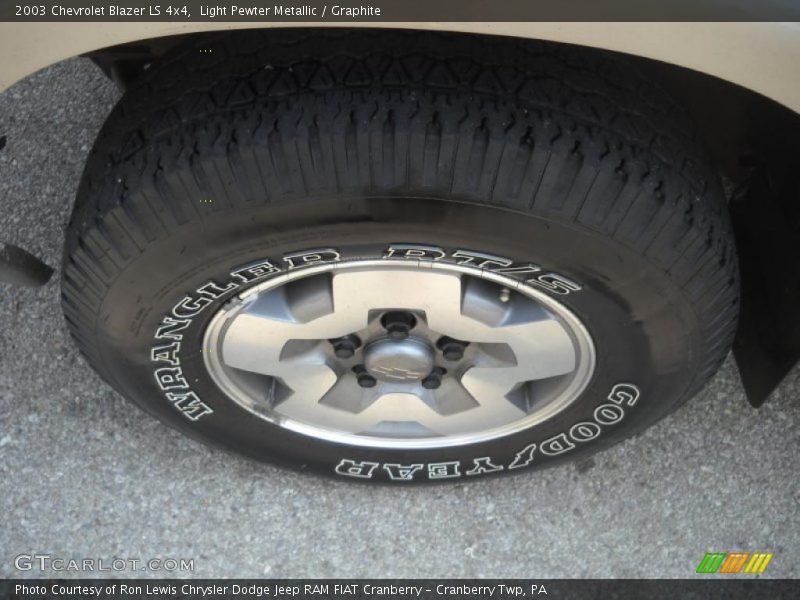 Light Pewter Metallic / Graphite 2003 Chevrolet Blazer LS 4x4
