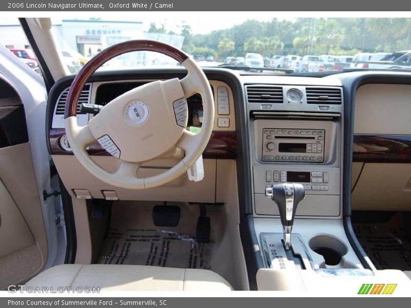 Oxford White / Camel 2006 Lincoln Navigator Ultimate