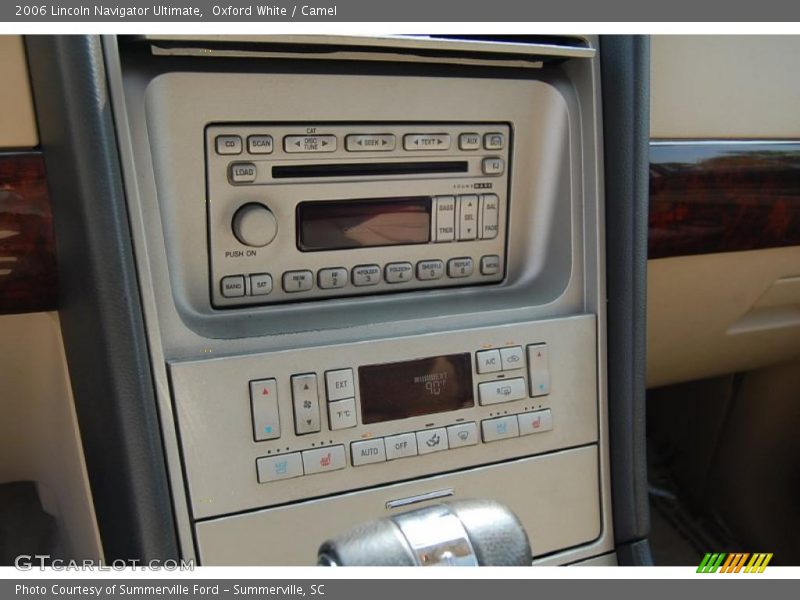 Oxford White / Camel 2006 Lincoln Navigator Ultimate