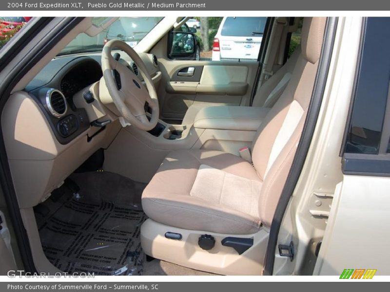 Pueblo Gold Metallic / Medium Parchment 2004 Ford Expedition XLT