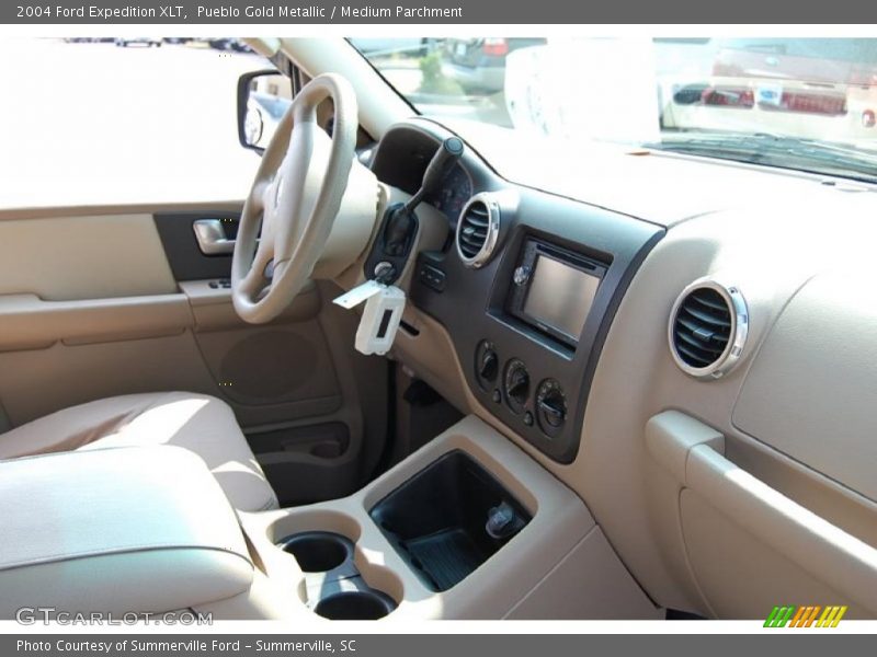 Pueblo Gold Metallic / Medium Parchment 2004 Ford Expedition XLT