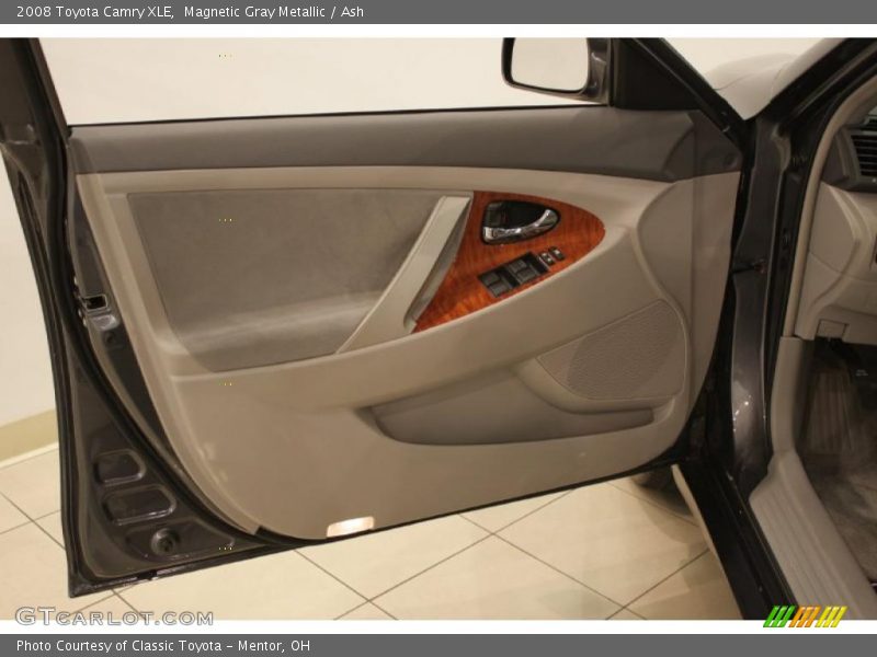 Magnetic Gray Metallic / Ash 2008 Toyota Camry XLE