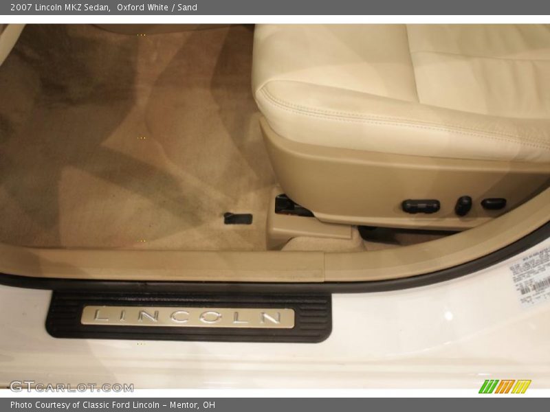 Oxford White / Sand 2007 Lincoln MKZ Sedan