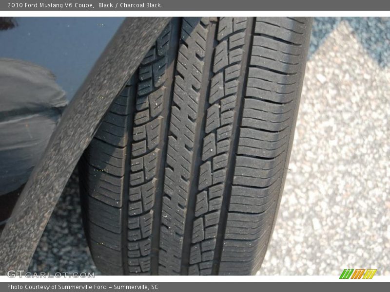 Black / Charcoal Black 2010 Ford Mustang V6 Coupe