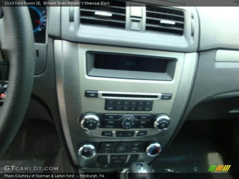 Brilliant Silver Metallic / Charcoal Black 2010 Ford Fusion SE