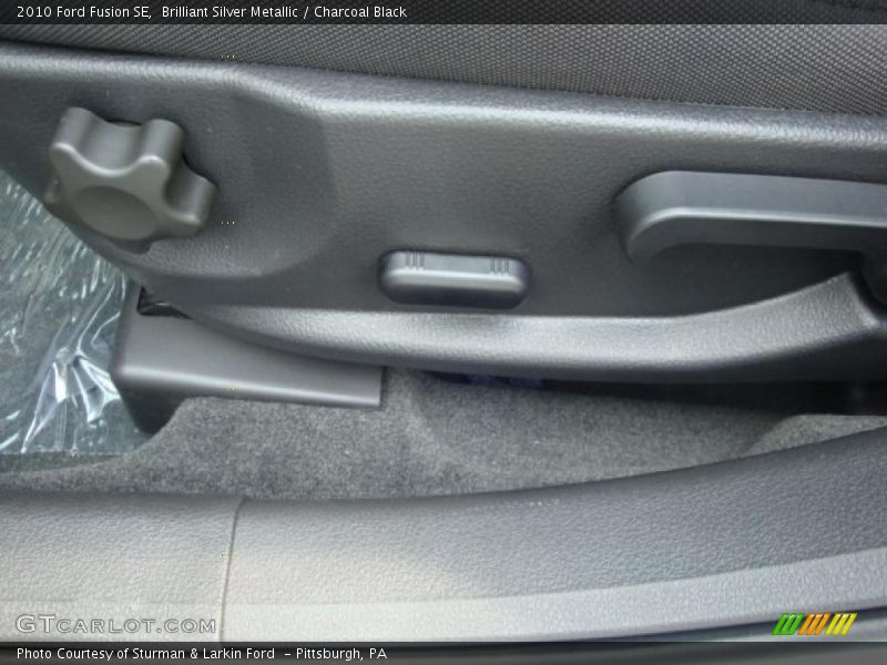 Brilliant Silver Metallic / Charcoal Black 2010 Ford Fusion SE