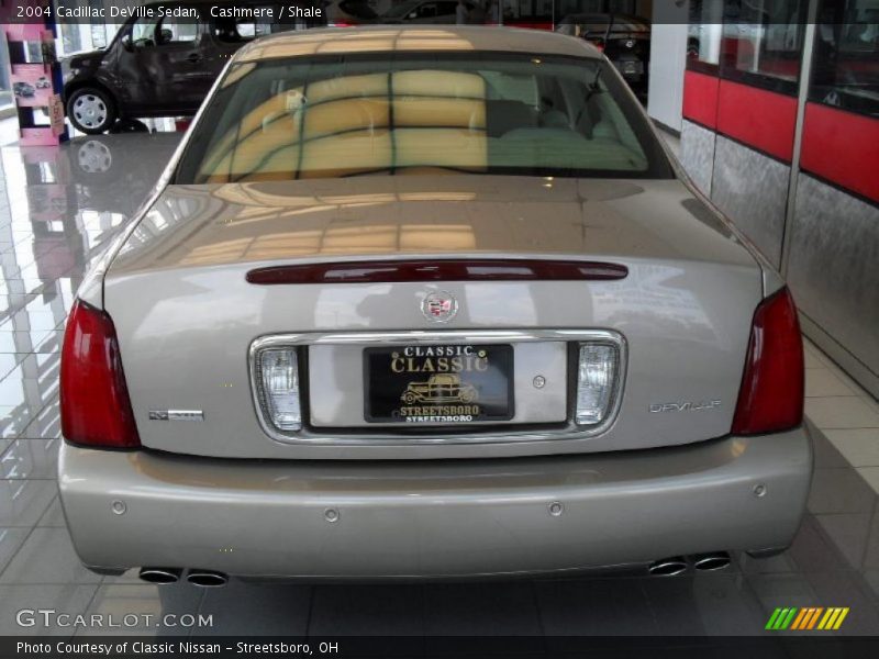 Cashmere / Shale 2004 Cadillac DeVille Sedan