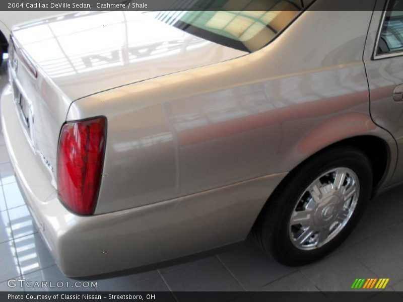 Cashmere / Shale 2004 Cadillac DeVille Sedan