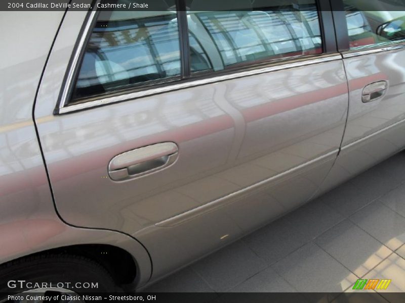 Cashmere / Shale 2004 Cadillac DeVille Sedan