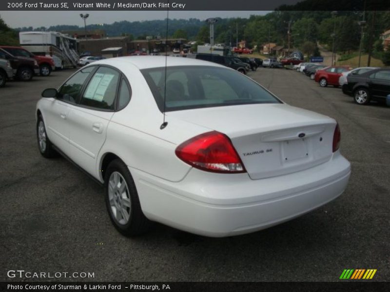 Vibrant White / Medium/Dark Flint Grey 2006 Ford Taurus SE