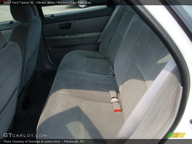 Vibrant White / Medium/Dark Flint Grey 2006 Ford Taurus SE