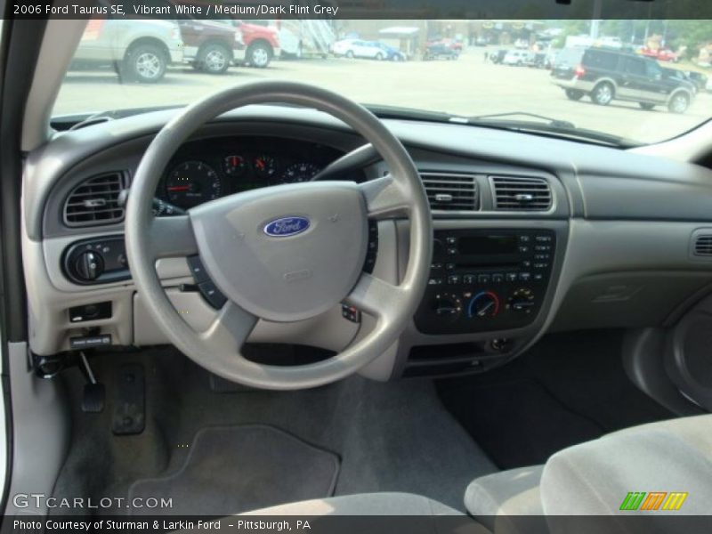 Vibrant White / Medium/Dark Flint Grey 2006 Ford Taurus SE