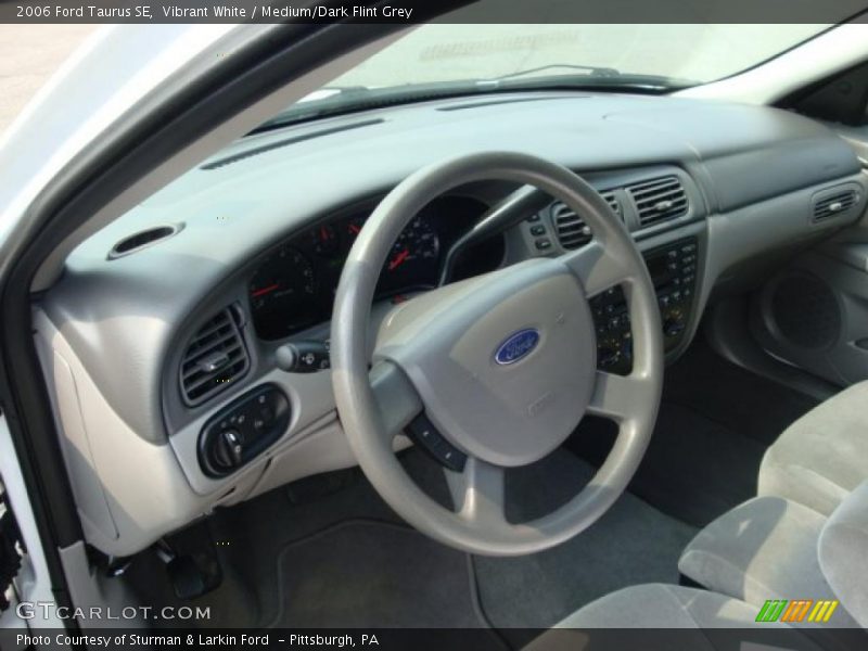 Vibrant White / Medium/Dark Flint Grey 2006 Ford Taurus SE