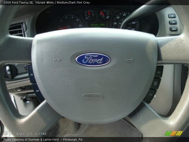 Vibrant White / Medium/Dark Flint Grey 2006 Ford Taurus SE