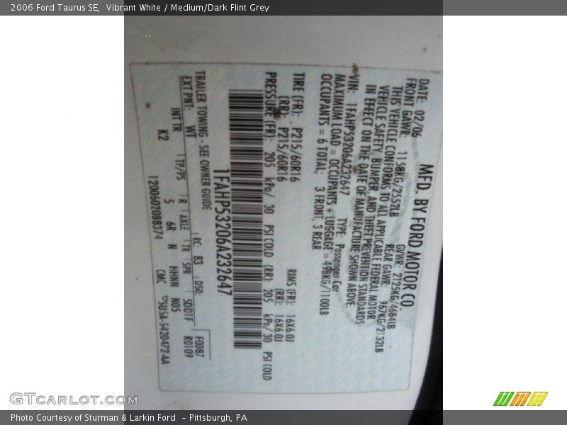 Vibrant White / Medium/Dark Flint Grey 2006 Ford Taurus SE