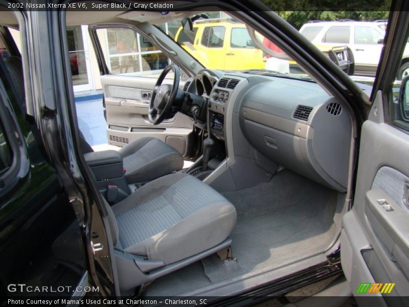 Super Black / Gray Celadon 2002 Nissan Xterra XE V6