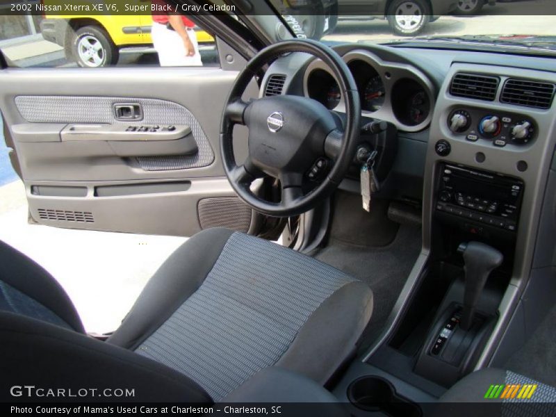 Super Black / Gray Celadon 2002 Nissan Xterra XE V6