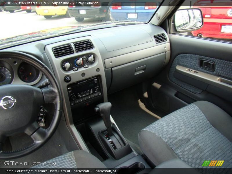 Super Black / Gray Celadon 2002 Nissan Xterra XE V6